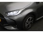 Toyota Yaris 1.5 Hybrid 115 Dynamic 2025 | INCL. BTW | Stoel & Stuurverwarming | Carplay | DAB Radio | Adaptive Cruise Control | Achteruitrij Camera | Draadloze Telefoon Lader | Stuurwiel Bediening | Lichtmetalen Velgen | Climate Control | Origineel Nederlands NAP
