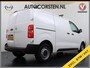 Opel Vivaro 2.0D 123pk L2H1 3-Pers. EURO6 Navi Apple Carplay Android Mirror Link Airco Cruise Control Regen-Lichtsensor Bluetooth Edition Schuifdeur Betonplex Vloer Lat om Lat betimmering Achterdeuren Origineel Nederlandse Auto