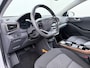 Hyundai Ioniq EV SOH 99,5% Navi Ecc Adap.Cruise Camera Comfort Android Auto Apple Carplay Infinity®-Hifi Isofix Bluetooth DAB VESS Lane Assist Regen-Licht sensor Origineel Nederlandse Auto Laatste Grote beurt bij 124.230km uitgev.