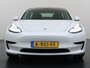 Tesla Model 3 SR+ 325PK Trekhaak LFP-Accu AutoPilot Leer Pano-Dak Adaptive Cruise Lmv 18" Camera's Elektr.-Stuur+Stoelen+Spiegels+Geheugen+Easy-Entry+Verwarmde stoelen Park assistent Pdc WIFI Ecc Lane-Assist Speed-Assist SOH 92% Ecc Navi Led DAB Voorverwarmen interieur via App Keyless One-Pedal-Drive 1.000KG Trekgewicht 1e Eigenaar Origineel Nederlandse Auto Fabrieksgarantie op Accu en Motor tot 14-12-2028/160.000km