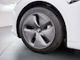 Tesla Model 3 SR+ 325PK Trekhaak LFP-Accu AutoPilot Leer Pano-Dak Adaptive Cruise Lmv 18" Camera's Elektr.-Stuur+Stoelen+Spiegels+Geheugen+Easy-Entry+Verwarmde stoelen Park assistent Pdc WIFI Ecc Lane-Assist Speed-Assist SOH 92% Ecc Navi Led DAB Voorverwarmen interieur via App Keyless One-Pedal-Drive 1.000KG Trekgewicht 1e Eigenaar Origineel Nederlandse Auto Fabrieksgarantie op Accu en Motor tot 14-12-2028/160.000km