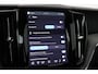 Volvo XC60 T6 Plug-in hybrid Plus Black Edition | Stoel+Stuurverwarming | Camera | Panoramadak | 21 Inch