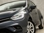 Renault Clio 0.9 TCe Intens Sport (NAVIGATIE, CLIMATE, LEDER/ALCANTARA, CAMERA, SPORTSTOELEN, LED KOPLAMPEN, CRUISE, LM VELGEN, NIEUWSTAAT)