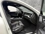 Volvo XC60 2.0 B5 Ultimate Dark | Bowers Wilkins Audio | 360 Graden Camera | Luchtvering | Trekhaak | Gelamineerd Glas | Panoramadak | Head-up Display | Sportstoelen | Keyless Entry | Navigatie | Apple Carplay | Android Auto