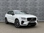 Volvo XC60 2.0 B5 Ultimate Dark | Bowers Wilkins Audio | 360 Graden Camera | Luchtvering | Trekhaak | Gelamineerd Glas | Panoramadak | Head-up Display | Sportstoelen | Keyless Entry | Navigatie | Apple Carplay | Android Auto