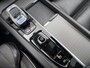 Volvo XC60 2.0 B5 Ultimate Dark | Bowers Wilkins Audio | 360 Graden Camera | Luchtvering | Trekhaak | Gelamineerd Glas | Panoramadak | Head-up Display | Sportstoelen | Keyless Entry | Navigatie | Apple Carplay | Android Auto