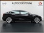 Tesla Model 3 SR+ 325PK Trekhaak Lmv 19" AutoPilot Leer Pano-Dak Adaptive Cruise Camera's Elektr.-Stuur+Stoelen+Spiegels+Geheugen+Easy-Entry+Verwarmde stoelen Park assistent Pdc WIFI Ecc Lane-Assist Speed-Assist SOH 84% Ecc Navi Led DAB Voorverwarmen interieur via App Keyless One-Pedal-Drive 1e Eigenaar Origineel Nederlandse Auto 1.584kg licht!