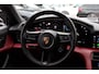 Porsche Taycan Cross Turismo Turbo S 93 kWh / SoH 90,9% / Panoramadak / 360Camera / Head-up / Passenger Display / Luchtvering / 21'' / Bose / Keyless / Sportdesign+Chrono / Stoelventilatie+Verwarming / Stuurverwarming / Dodehoek / DAB