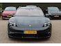 Porsche Taycan Cross Turismo Turbo S 93 kWh / SoH 90,9% / Panoramadak / 360Camera / Head-up / Passenger Display / Luchtvering / 21'' / Bose / Keyless / Sportdesign+Chrono / Stoelventilatie+Verwarming / Stuurverwarming / Dodehoek / DAB