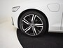 Volvo V60 2.0 T8 Recharge AWD R-Design 390Pk | Trekhaak | Achteruitrijcamera | Apple carplay Android Auto | Stoel/stuurverwarming | 19"LMV