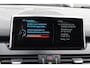 BMW 2-Serie Active Tourer 225i M Sport / Trekhaak / Panoramadak / Camera / Head-up / Harman Kardon / Keyless / 18'' / Alcantara / Navigatie / LED Koplampen / DAB / Stoelverwarming / Cruise Control