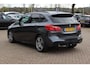 BMW 2-Serie Active Tourer 225i M Sport / Trekhaak / Panoramadak / Camera / Head-up / Harman Kardon / Keyless / 18'' / Alcantara / Navigatie / LED Koplampen / DAB / Stoelverwarming / Cruise Control