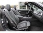 BMW 4-Serie Cabrio 420i High Executive Ed. M Sport / Camera / Leder / Harman Kardon / Nekverwarming / 19'' / Navigatie / Windscherm / DAB / Stoelverwarming / Cruise Control