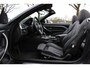 BMW 4-Serie Cabrio 420i High Executive Ed. M Sport / Camera / Leder / Harman Kardon / Nekverwarming / 19'' / Navigatie / Windscherm / DAB / Stoelverwarming / Cruise Control