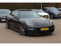 Porsche Panamera 2.9 4 E-Hybrid / NL Auto / 67.531 km / Panoramadak / 360Camera / Achterasbesturing / Carbon intr. / Softclose / Luchtvering / Adaptieve stoelen / 21'' / Keyless / Matrix LED / Sportdesign+Chrono / Bose / Sp