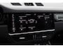 Porsche Cayenne 3.0 E-Hybrid / Panoramadak / Camera / Softclose / Keyless / Carbon intr. / Luchtvering / 21'' / Bose / Sfeerverlichting / Adaptieve stoelen / Stoelventilatie / Stoelverwarming 4x / Sportchrono / Dodehoek