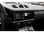 Porsche Cayenne 3.0 E-Hybrid / Panoramadak / Camera / Softclose / Keyless / Carbon intr. / Luchtvering / 21'' / Bose / Sfeerverlichting / Adaptieve stoelen / Stoelventilatie / Stoelverwarming 4x / Sportchrono / Dodehoek