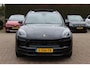 Porsche Macan 2.0 / Panoramadak / Camera / Luxe Leder / 21'' / Luchtvering / Keyless / Bose / Matrix LED / Stoelventilatie+Verwarming / Stuurverwarming / Dodehoek / DAB / ACC