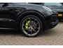 Porsche Cayenne Coupé 3.0 E-Hybrid 51.833 km! / Trekhaak / Camera / Lichtgewichtpakket / Carbon intr. / Luchtvering / 22'' / Softclose / Boxe / Sportstoelen / Sportdesign+Chrono / DAB / Stoelverwarming / Cruise Control