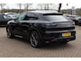 Porsche Cayenne Coupé 3.0 E-Hybrid 51.833 km! / Trekhaak / Camera / Lichtgewichtpakket / Carbon intr. / Luchtvering / 22'' / Softclose / Boxe / Sportstoelen / Sportdesign+Chrono / DAB / Stoelverwarming / Cruise Control