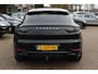 Porsche Cayenne Coupé 3.0 E-Hybrid 51.833 km! / Trekhaak / Camera / Lichtgewichtpakket / Carbon intr. / Luchtvering / 22'' / Softclose / Boxe / Sportstoelen / Sportdesign+Chrono / DAB / Stoelverwarming / Cruise Control