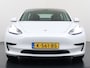 Tesla Model 3 SR+ 325PK LFP-Accu AutoPilot Leer Pano-Dak Adaptive Cruise Lmv 18" Camera's Elektr.-Stuur+Stoelen+Spiegels+Geheugen+Easy-Entry+Verwarmde stoelen Park assistent Pdc WIFI Ecc Lane-Assist Speed-Assist SOH 92% Ecc Navi Led DAB Voorverwarmen interieur via App Keyless One-Pedal-Drive 1e Eigenaar Origineel Nederlandse Auto Fabrieksgarantie op Accu en Motor tot 8-12-2028/160.000km