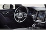 Volvo V60 2.0 T6 Plug-in hybrid AWD Ultra Dark | Adaptieve Cruise Control | Dode hoek detectie | Head-up display | Lederen Dashboard | 360 camera | Sportstoelen | Elektr. verstelbare voorstoelen incl. memory | Stoelverwarming | Verwarmd stuurwiel | Extra getint glas | 19" lichtmetalen velgen | buitenste zitplaatsen achterbank verwarmd | Google Services | Elektr. bedienbaar glazen schuif-\-kanteldak |