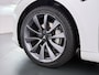 Tesla Model 3 SR+ 325PK Trekhaak LFP-Accu 19" SOH 90% AutoPilot Leer Pano-Dak Adaptive Cruise Lmv 18" Camera's Elektr.-Stuur+Stoelen+Spiegels+Geheugen+Easy-Entry+Verwarmde stoelen Park assistent Pdc WIFI Ecc Lane-Assist Speed-Assist Ecc Navi Led DAB Voorverwarmen interieur via App Keyless One-Pedal-Drive Origineel Nederlandse Auto Fabrieksgarantie op Accu en Motor tot 9-12-2028/160.000km