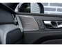 Volvo XC60 2.0 T6 Plug-in hybrid AWD Ultra Black Edition | Facelift | Harman Kardon Audio | 360 Graden Camera | Sportstoelen | Lichtmetalen Velgen 21 inch | Panoramadak | Head-up Display | Keyless Entry | Elektrische Achterklep | Navigatie | Apple Carplay | Android Auto