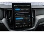 Volvo XC60 2.0 T6 Plug-in hybrid AWD Ultra Black Edition | Facelift | Harman Kardon Audio | 360 Graden Camera | Sportstoelen | Lichtmetalen Velgen 21 inch | Panoramadak | Head-up Display | Keyless Entry | Elektrische Achterklep | Navigatie | Apple Carplay | Android Auto