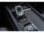 Volvo XC60 2.0 T6 Plug-in hybrid AWD Ultra Black Edition | Facelift | Harman Kardon Audio | 360 Graden Camera | Sportstoelen | Lichtmetalen Velgen 21 inch | Panoramadak | Head-up Display | Keyless Entry | Elektrische Achterklep | Navigatie | Apple Carplay | Android Auto