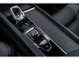 Volvo XC60 2.0 T6 Plug-in hybrid AWD Ultra Black Edition | Facelift | Harman Kardon Audio | 360 Graden Camera | Sportstoelen | Lichtmetalen Velgen 21 inch | Panoramadak | Head-up Display | Keyless Entry | Elektrische Achterklep | Navigatie | Apple Carplay | Android Auto