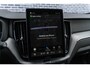 Volvo XC60 2.0 T6 Plug-in hybrid AWD Ultra Black Edition | Facelift | Harman Kardon Audio | 360 Graden Camera | Sportstoelen | Lichtmetalen Velgen 21 inch | Panoramadak | Head-up Display | Keyless Entry | Elektrische Achterklep | Navigatie | Apple Carplay | Android Auto