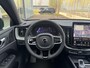 Volvo XC60 2.0 T6 Plug-in hybrid AWD Ultra Black Edition | PHEV | Harman Kardon Audio | 360 Graden Camera | Sportstoelen | Lichtmetalen Velgen 21 inch | Panoramadak | Head-up Display | Keyless Entry | Elektrische Achterklep | Navigatie | Apple Carplay | Android Auto