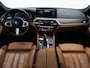 BMW 5-Serie Touring 530e Luxury Line | LaserLED | Harman/Kardon | M Stuur | Leder | HUD | Keyless | Adaptive Cruise | Camera | Carplay