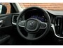 Volvo V60 B3 AUT7 163PK Essential | Adaptieve Cruise Control | Trekhaak semi elektrisch inklapbaar | Elektrisch Verstelbare Lendesteunen | BLIS Dodehoekdetectie | Verwarmbare Voor- en Achterstoelen | Stuurwielverwarming | Extra Getint Glas Achter | 19" Lichtmetalen Velgen | Parkeercamera | Parkeersensoren voor + achter |