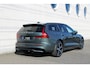Volvo V60 T8 Plug-in hybrid AWD Ultra Perf. Ed. Dark | Nappa leder Charcoal | Polestar Engineered software | Panoramadak | Visual Park Assist | 6,4 kw Boordlader | Adaptive Cruise control | Pilot Assist | Premium Pack | Preconditioning met timer | Getinte ramen | Headup display | Full Led | Driver Assistance | Driver Awareness | 19" 5-Triple Spaaks Black Diamond Cut | Bowers & Wilkins Audiosysteem | Google Maps | Google Assistant | Blis | Elektrische achterklep | Stoelventilatie voor | Stoelmassage voor | Verwarmbaar stuurwiel | Keyless | Elektrisch verstelbare voorstoelen met geheugen | Lichting Pack | Stoelverwarming voor en achter | Apple Carplay | Volvo Car UX | Elektrisch bedienbare achterklep | Verlichtingspack 2