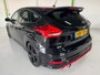 Ford Focus 1.5 ST-line / Red Edition / PDC / Dubbele uitlaatsysteem / Stoelverwarming / Prijs all-in.