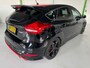 Ford Focus 1.5 ST-line / Red Edition / PDC / Dubbele uitlaatsysteem / Stoelverwarming / Prijs all-in.