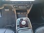 Kia Niro EV e-Niro ExecutiveLine 64 kWh | Trekhaak | Stoel verwarming en ventilatie | Dodehoek detectie | Elektrisch bedienbare voorstoelen | Lederen bekleding | JBL soundsystem | Navigatie | Camera |