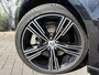 Volvo V60 2.0 T6 Plug-in Hybrid AWD Inscription | Long Range PHEV | Trekhaak | Panoramadak | Harman Kardon Audio | LED Koplampen Adaptief | Lichtmetalen Velgen 19 inch | Verwarmde Voorruit | Achteruitrijcamera | Keyless Entry | Navigatie | Apple Carplay | Android Auto