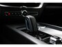 Volvo XC60 B5 R-Design | elektrisch verstelb. bestuurdersstoel met geheugen | Extra getint glas | Trekhaak | Achteruitrijcamera | Pilot Assist |