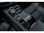 Volvo V60 2.0 T6 Plug-in hybrid AWD Ultra Dark | Google | Long Range | Schuif-/Kanteldak | Adaptieve Cruise Control | DAB | Head-Up Display | Camera | Stoelverwarming Voor + Achter | Harman Kardon Audio | Getint Glas | Zitverlenging | Elek. Stoelen | Memory | 19" LM