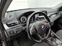 BMW X1 XDrive20i High Executive (Goed OndH, 2 sets velgen, Camera, Trekhaak, Navi, ParkeerS, StoelV, Climate Con, Cruise Con, Etc)