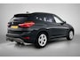 BMW X1 XDrive20i High Executive (Goed OndH, 2 sets velgen, Camera, Trekhaak, Navi, ParkeerS, StoelV, Climate Con, Cruise Con, Etc)