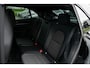 Porsche Macan 100 kWh l Luchtvering | Panorama-dak l  Stuurwielverwarming | 22-inch  wielen | Surround camera's l