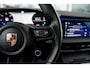 Porsche Macan 100 kWh l Luchtvering | Panorama-dak l  Stuurwielverwarming | 22-inch  wielen | Surround camera's l