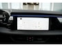 Porsche Macan 100 kWh l Luchtvering | Panorama-dak l  Stuurwielverwarming | 22-inch  wielen | Surround camera's l