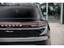 Porsche Macan 100 kWh l Luchtvering | Panorama-dak l  Stuurwielverwarming | 22-inch  wielen | Surround camera's l
