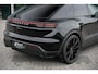 Porsche Macan 100 kWh l Luchtvering | Panorama-dak l  Stuurwielverwarming | 22-inch  wielen | Surround camera's l